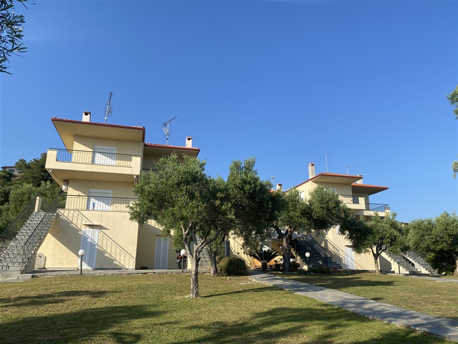 An Inexpensive House For Sale in Halkidiki with Sea Views